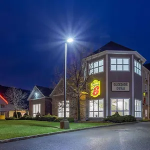 Super 8 By Wyndham 3* Quebec City